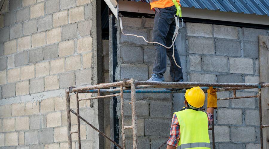 Professional gutter cleaning in Humarock, MA